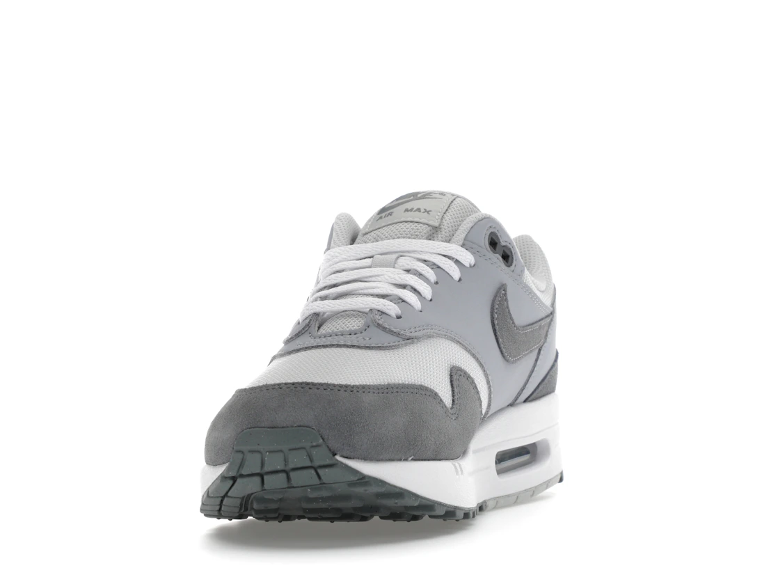 Vue 12 de Nike Air Max 1 '87 Photon Dust Wolf Grey
