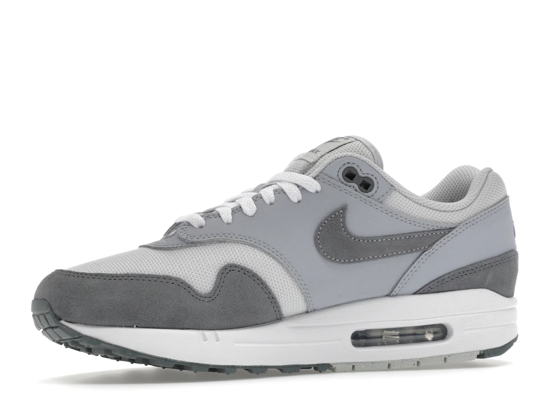 Vue 17 de Nike Air Max 1 '87 Photon Dust Wolf Grey