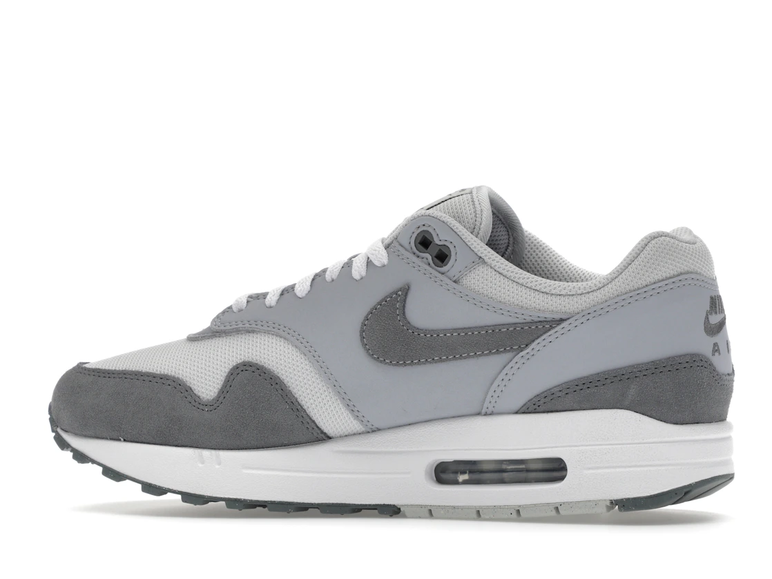 Vue 21 de Nike Air Max 1 '87 Photon Dust Wolf Grey
