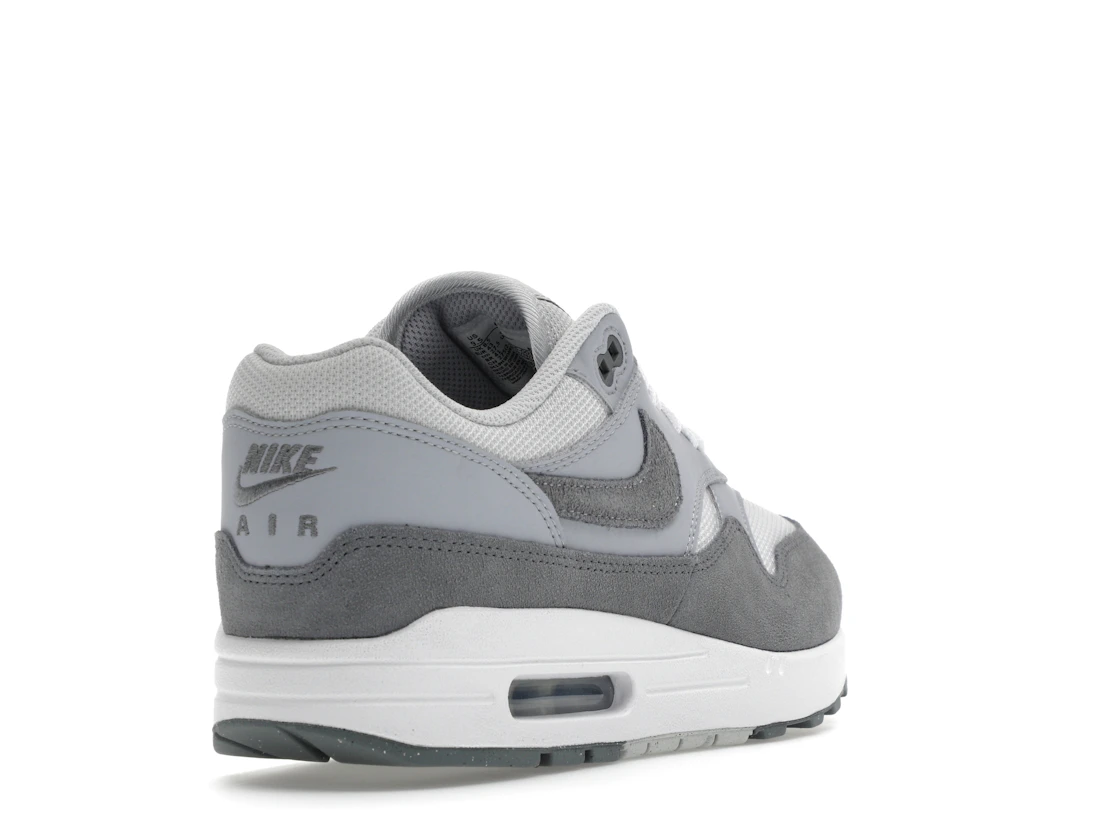 Vue 31 de Nike Air Max 1 '87 Photon Dust Wolf Grey