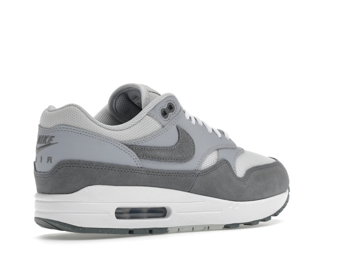Vue 33 de Nike Air Max 1 '87 Photon Dust Wolf Grey
