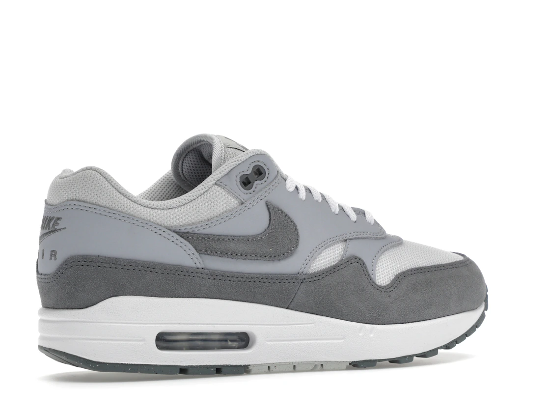 Vue 34 de Nike Air Max 1 '87 Photon Dust Wolf Grey