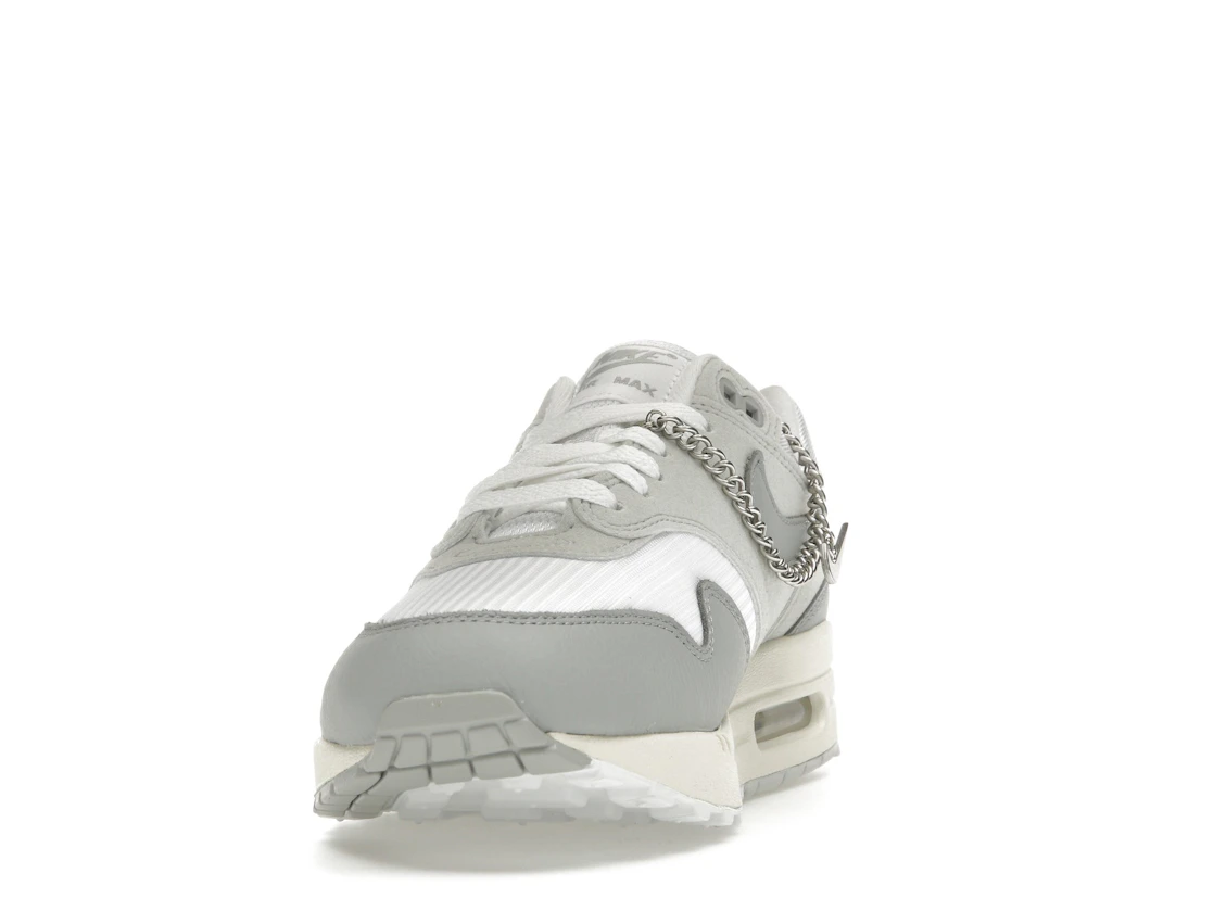 Vue 12 de Nike Air Max 1 '87 Pure Platinum 