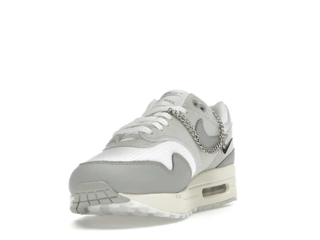 Vue 13 de Nike Air Max 1 '87 Pure Platinum 
