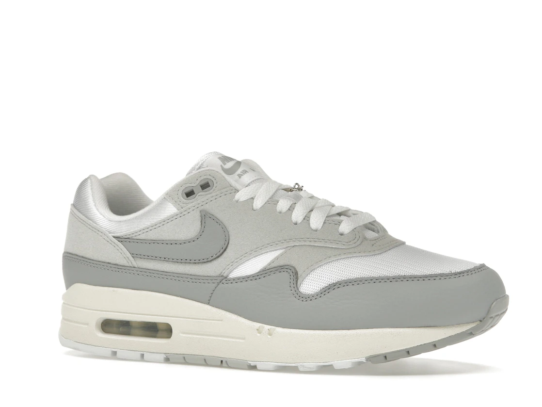 Vue 4 de Nike Air Max 1 '87 Pure Platinum 