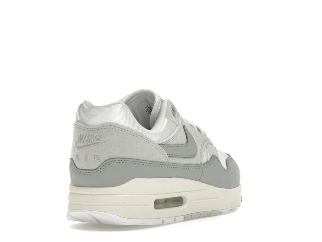 Vue 31 de Nike Air Max 1 '87 Pure Platinum 