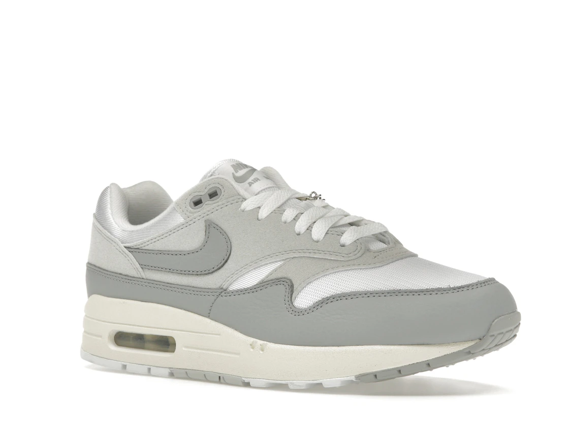 Vue 5 de Nike Air Max 1 '87 Pure Platinum 
