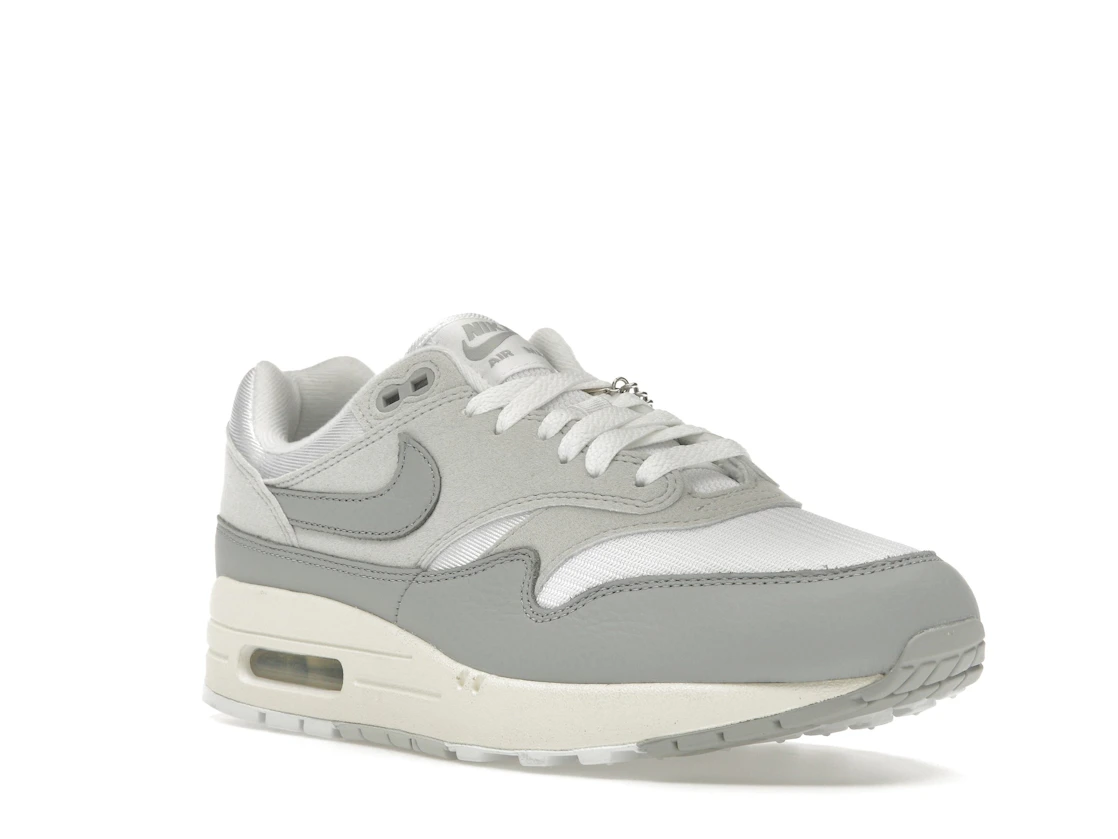 Vue 6 de Nike Air Max 1 '87 Pure Platinum 