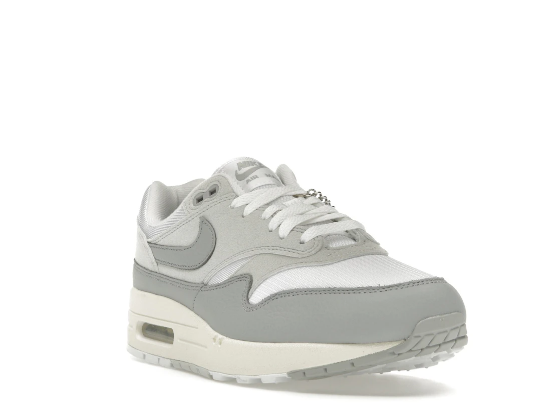Vue 7 de Nike Air Max 1 '87 Pure Platinum 