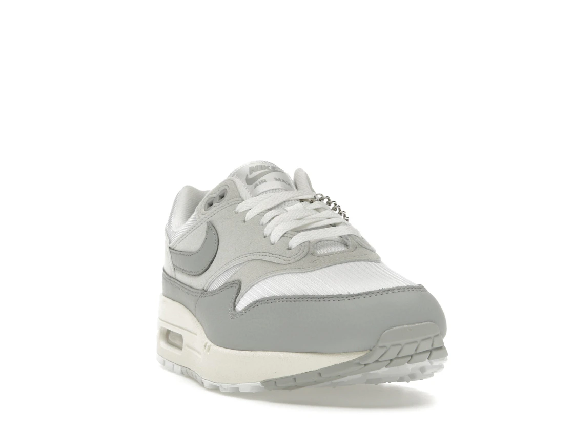 Vue 8 de Nike Air Max 1 '87 Pure Platinum 