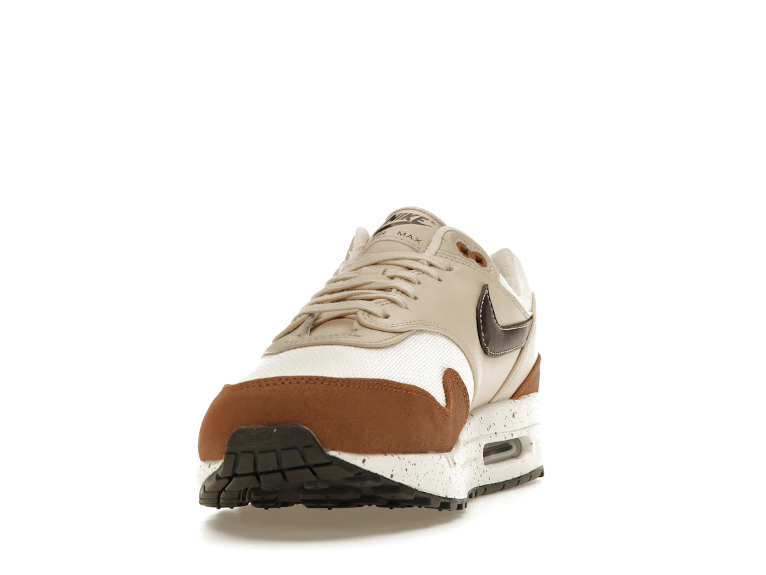 Vue 12 de Nike Air Max 1 '87 Velvet Brown 