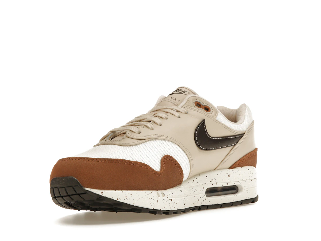 Vue 14 de Nike Air Max 1 '87 Velvet Brown 