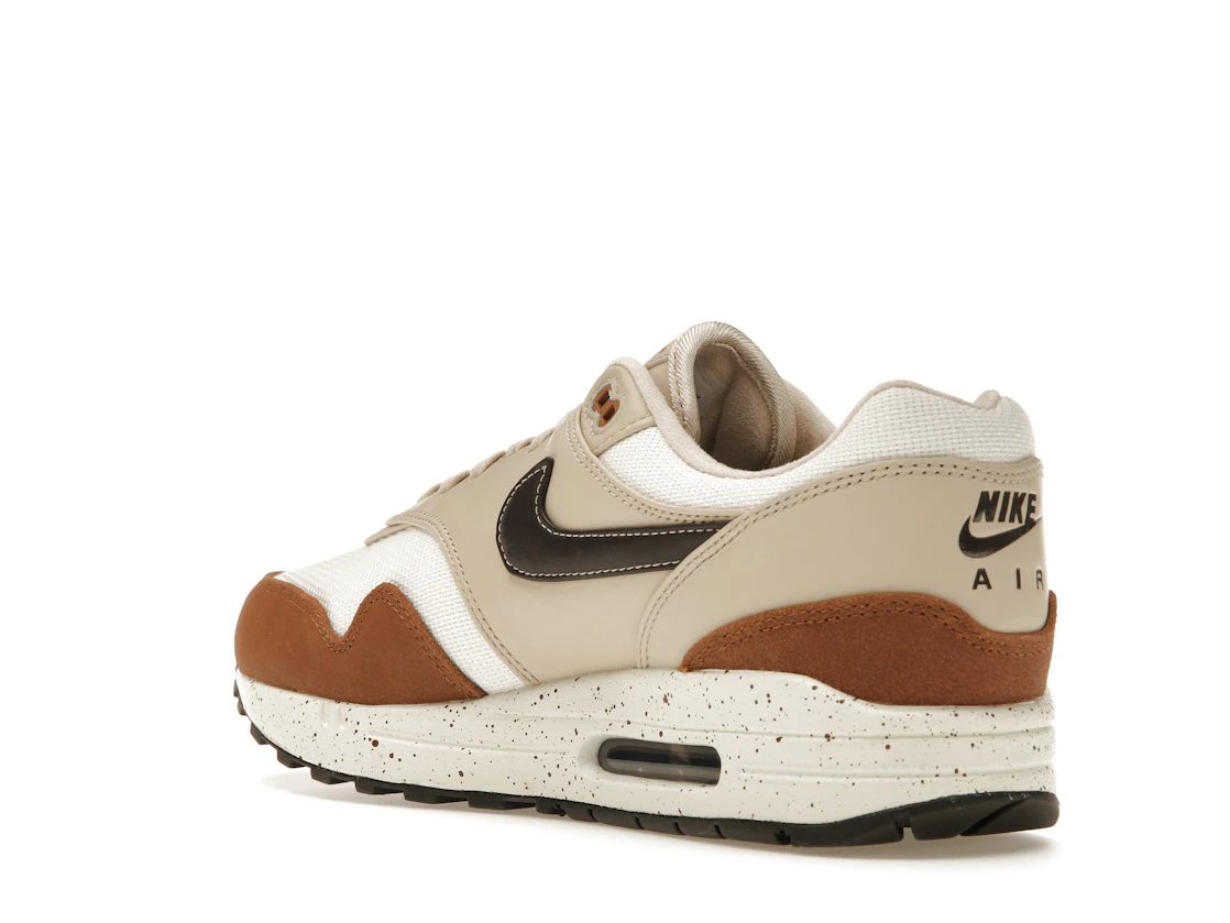 Vue 24 de Nike Air Max 1 '87 Velvet Brown 