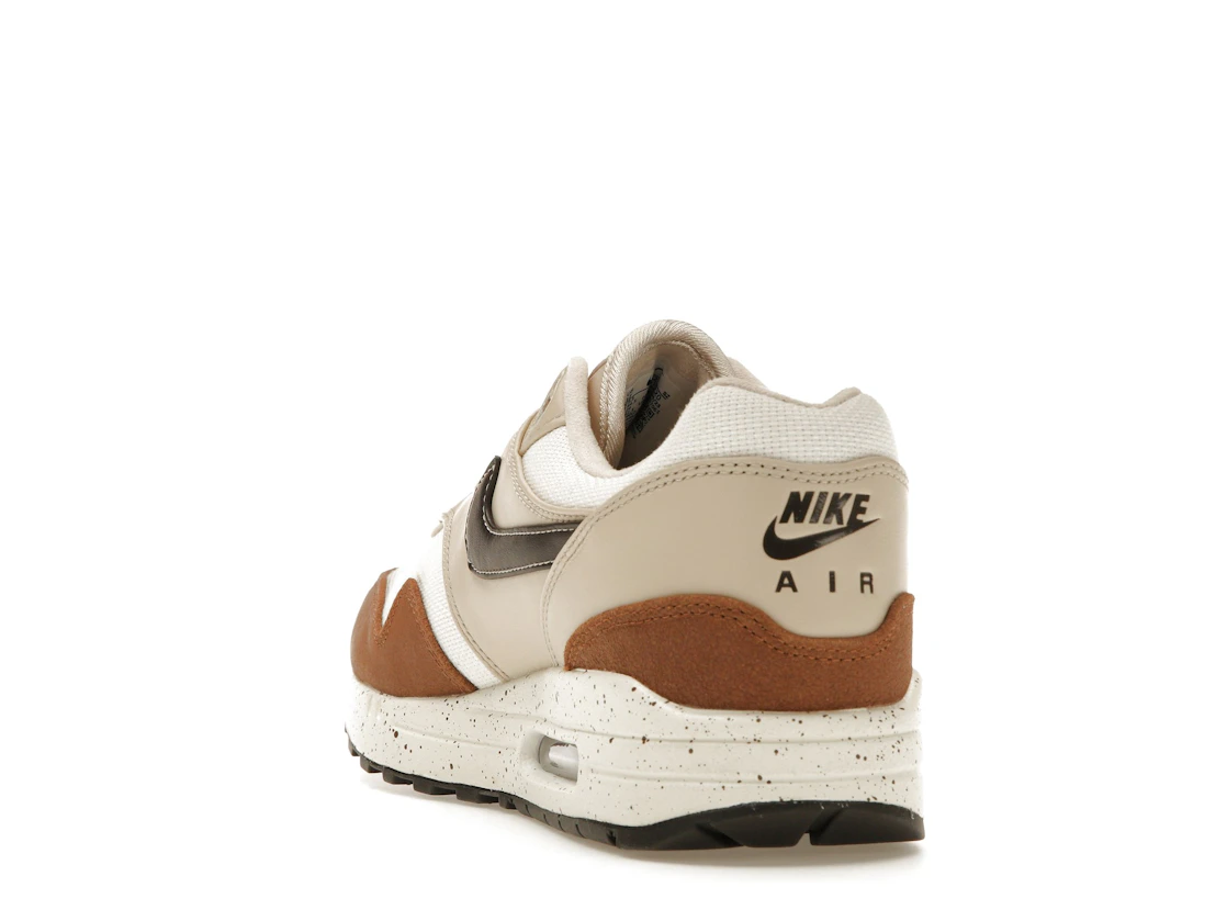 Vue 26 de Nike Air Max 1 '87 Velvet Brown 