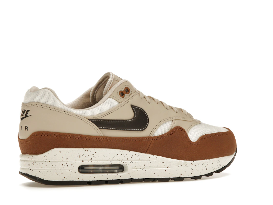 Vue 34 de Nike Air Max 1 '87 Velvet Brown 