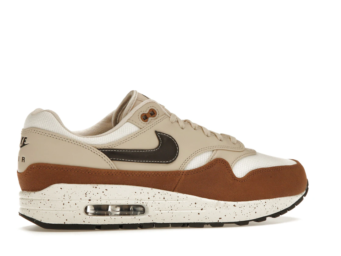 Vue 35 de Nike Air Max 1 '87 Velvet Brown 