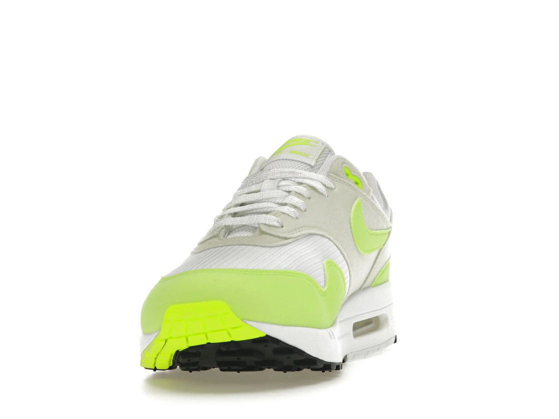 Vue 12 de Nike Air Max 1 '87 Volt Suede 