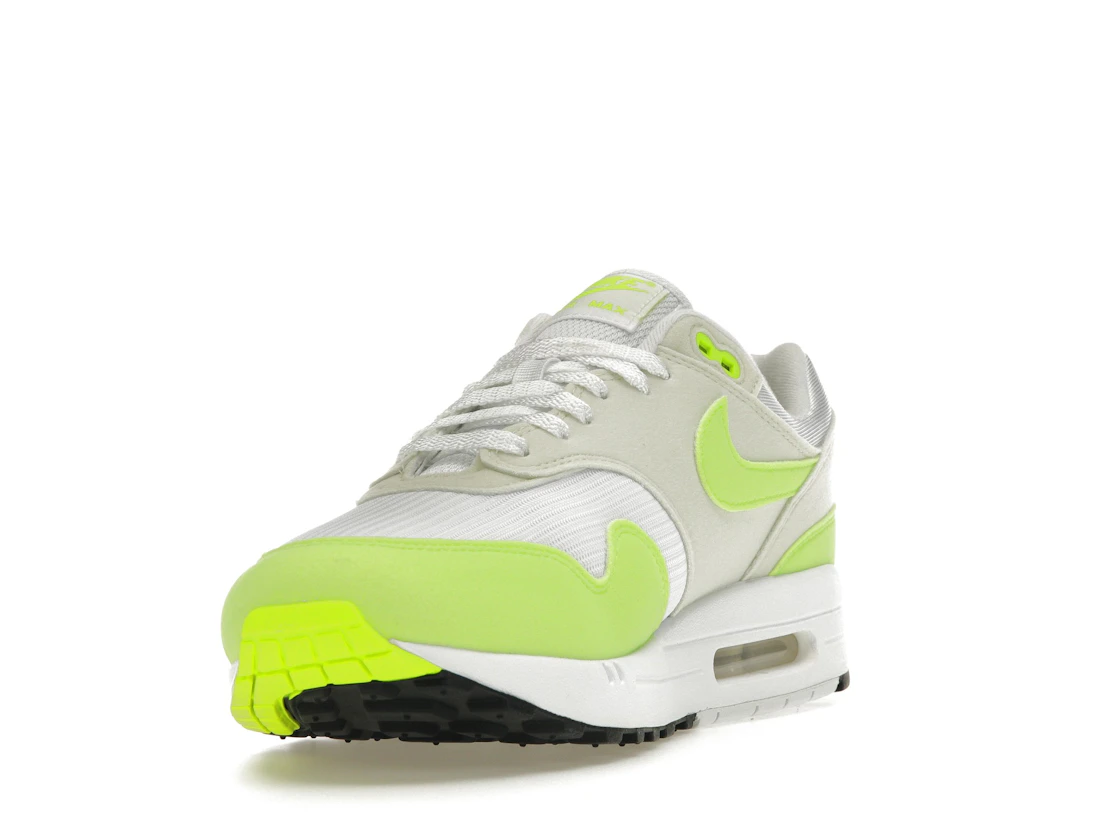 Vue 13 de Nike Air Max 1 '87 Volt Suede 
