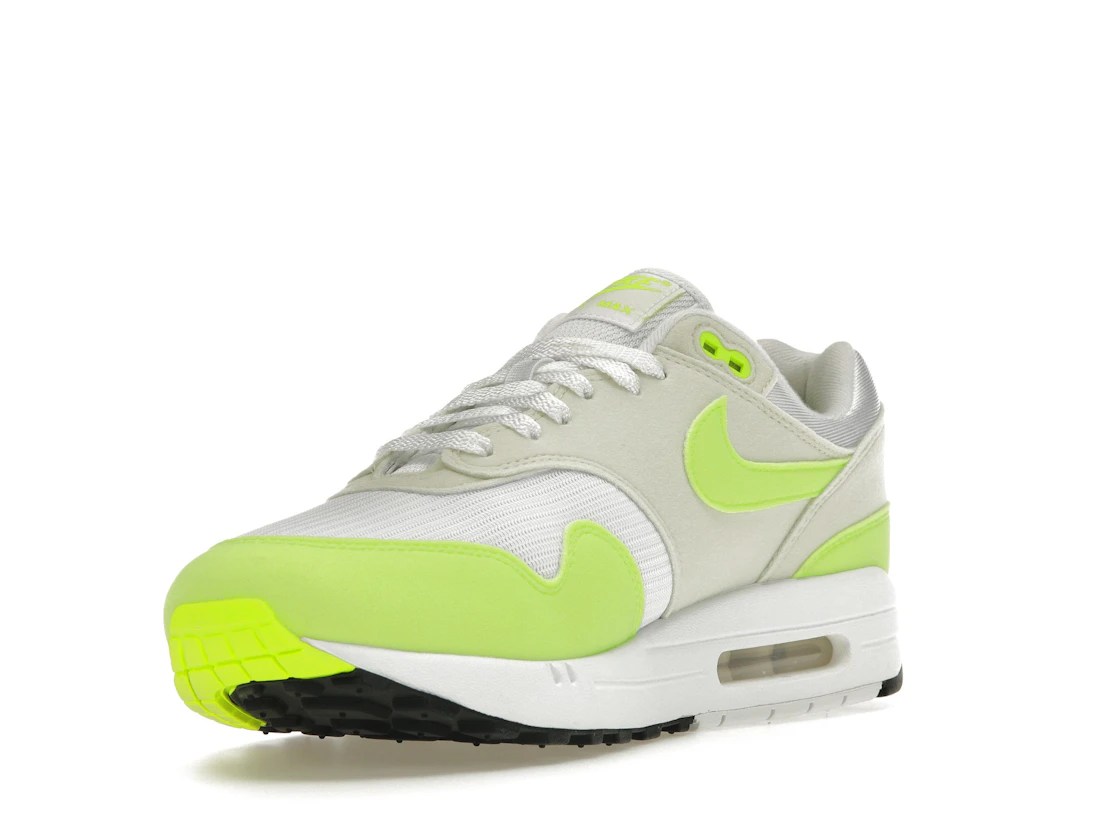 Vue 14 de Nike Air Max 1 '87 Volt Suede 
