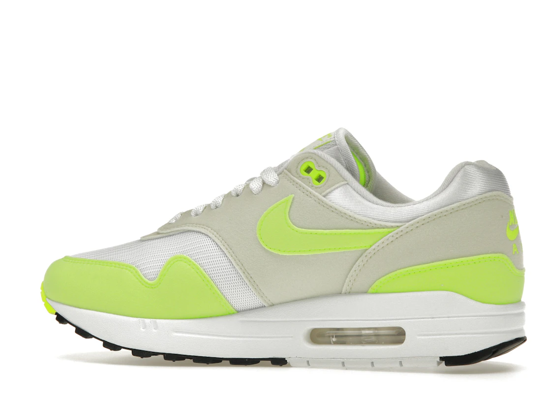 Vue 21 de Nike Air Max 1 '87 Volt Suede 