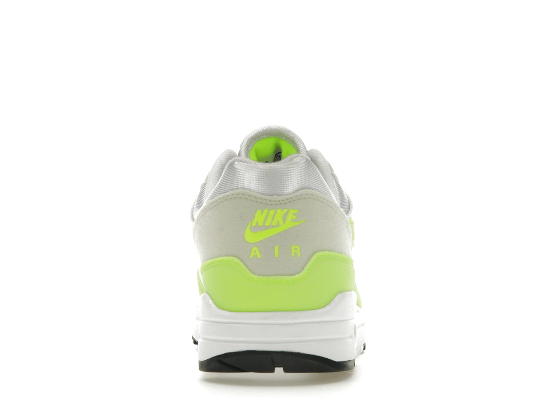 Vue 28 de Nike Air Max 1 '87 Volt Suede 