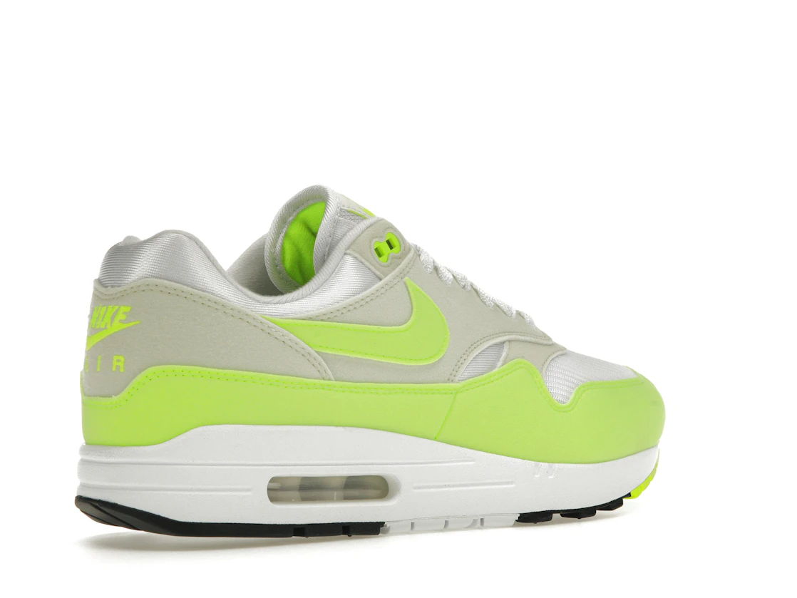 Vue 33 de Nike Air Max 1 '87 Volt Suede 