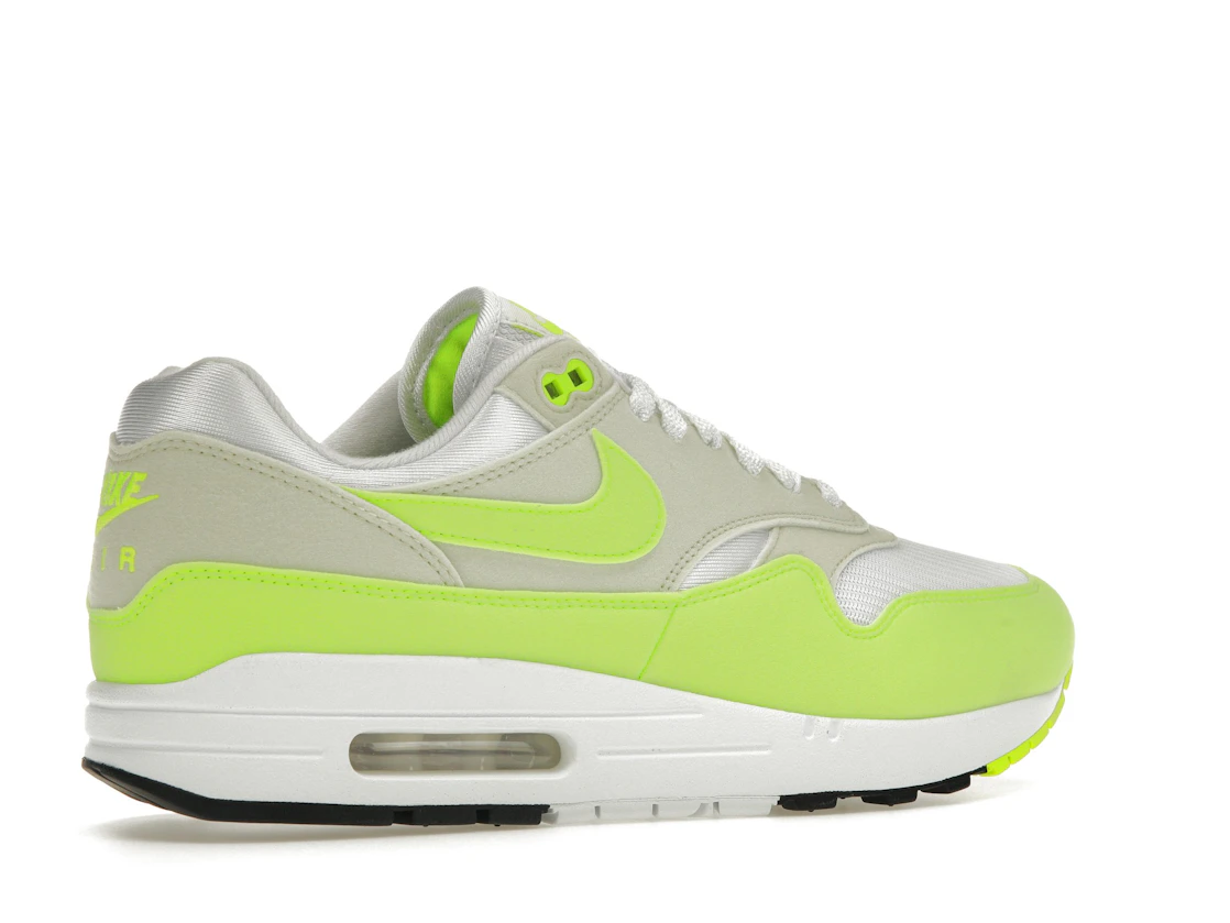 Vue 34 de Nike Air Max 1 '87 Volt Suede 