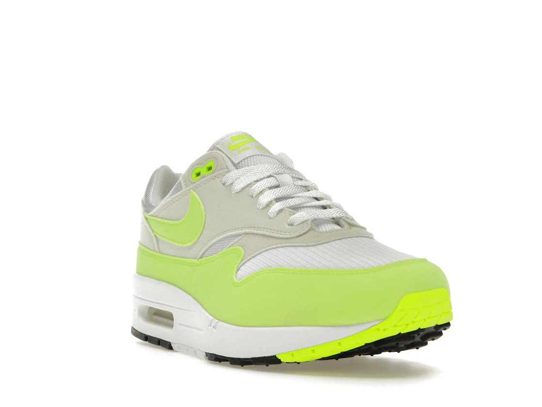 Vue 7 de Nike Air Max 1 '87 Volt Suede 