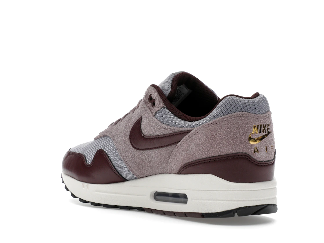 Vue 24 de Nike Air Max 1 Essential PRM Cement Grey Burgundy Crush