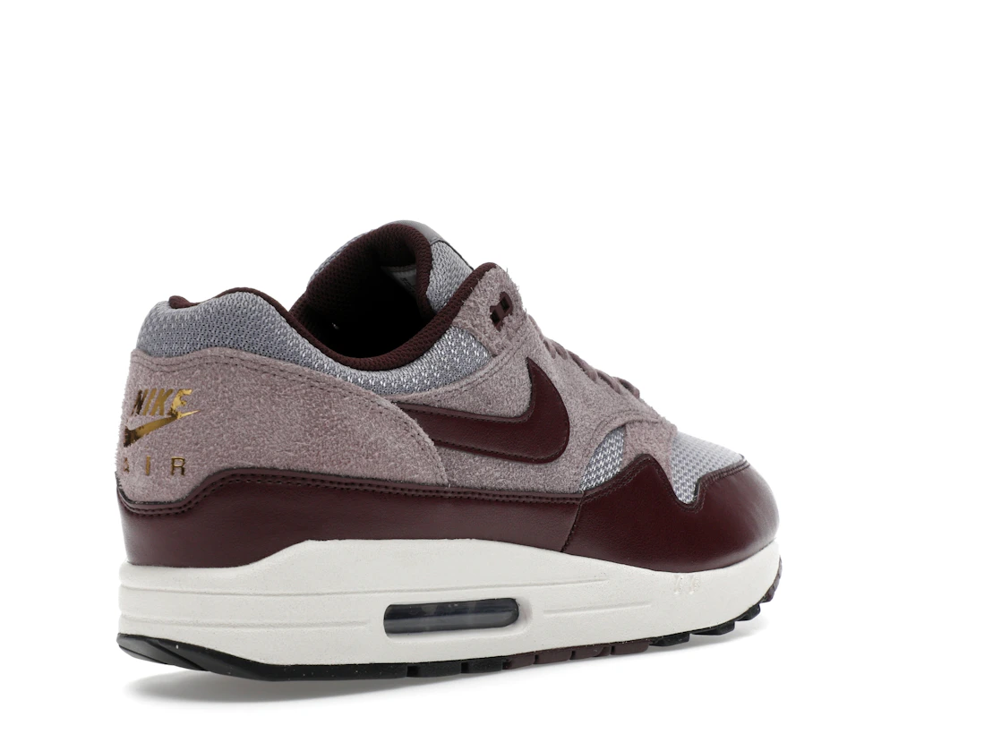 Vue 32 de Nike Air Max 1 Essential PRM Cement Grey Burgundy Crush