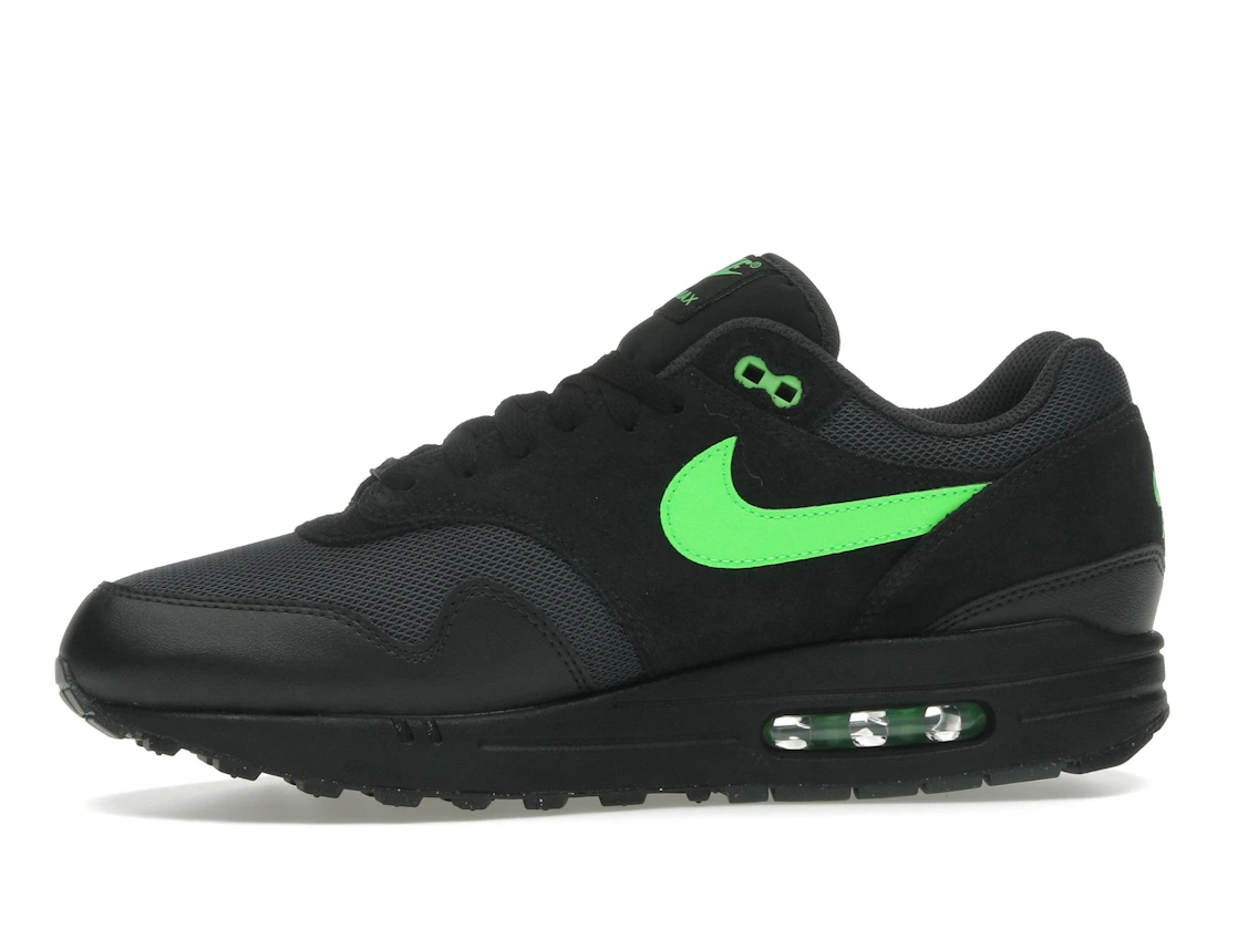 Vue 18 de Nike Air Max 1 Essential Black Green Strike