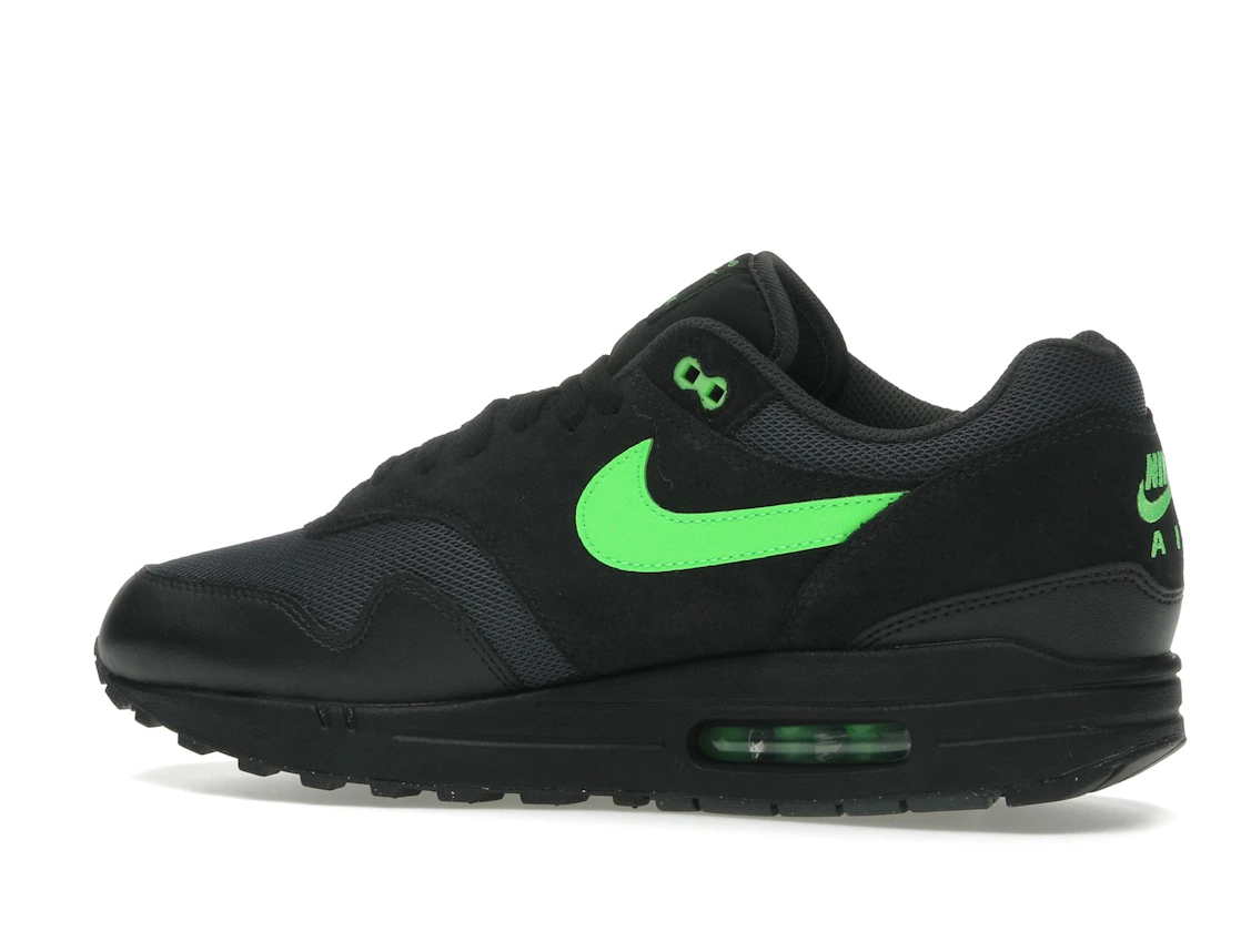 Vue 21 de Nike Air Max 1 Essential Black Green Strike