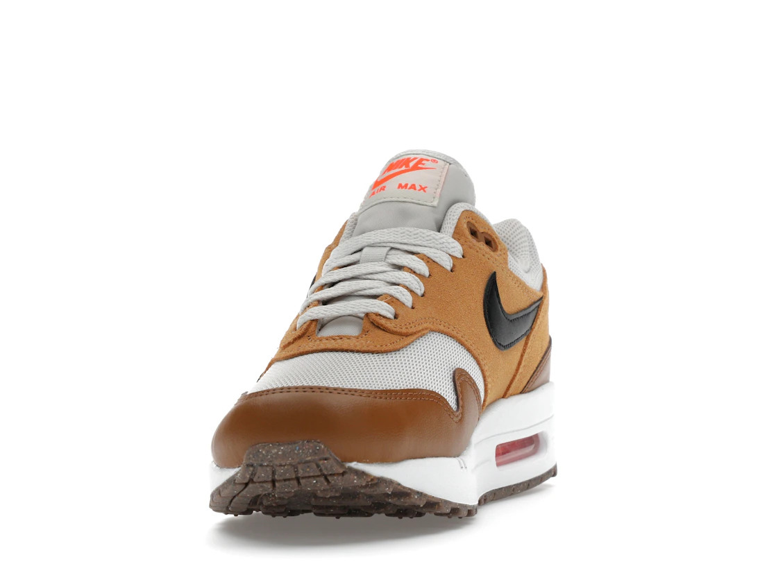 Vue 12 de Nike Air Max 1 Essential British Tan Light Bone