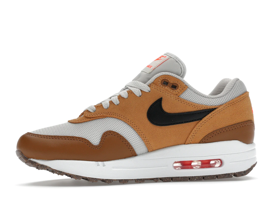 Vue 18 de Nike Air Max 1 Essential British Tan Light Bone