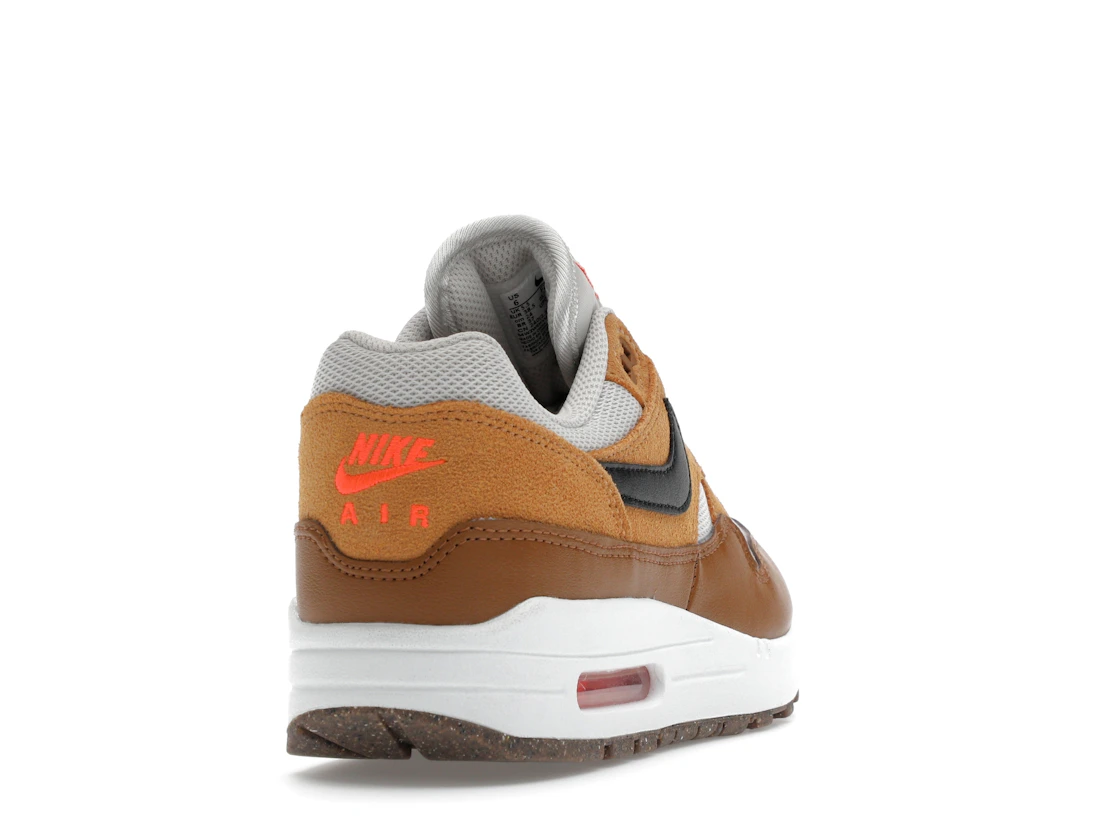 Vue 30 de Nike Air Max 1 Essential British Tan Light Bone