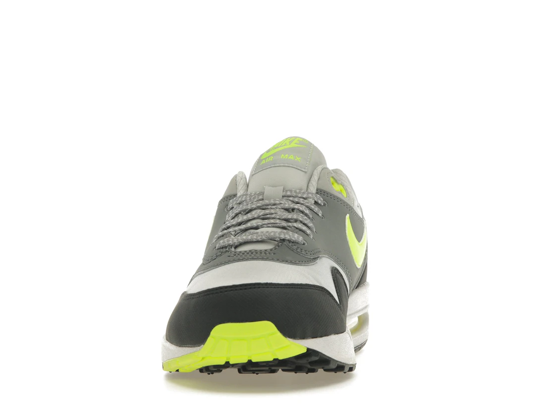 Vue 11 de Nike Air Max 1 Essential Dusty Grey Volt Cool Grey Black