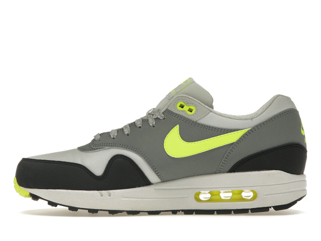 Vue 19 de Nike Air Max 1 Essential Dusty Grey Volt Cool Grey Black