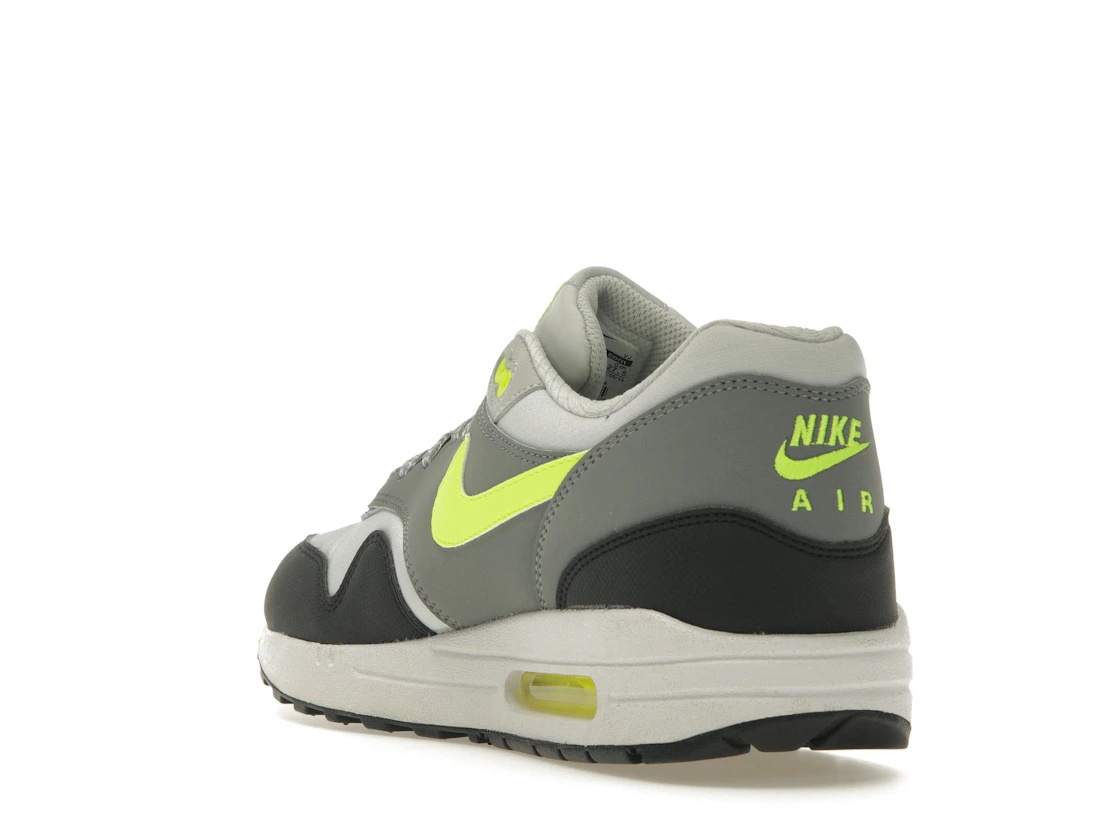 Vue 25 de Nike Air Max 1 Essential Dusty Grey Volt Cool Grey Black
