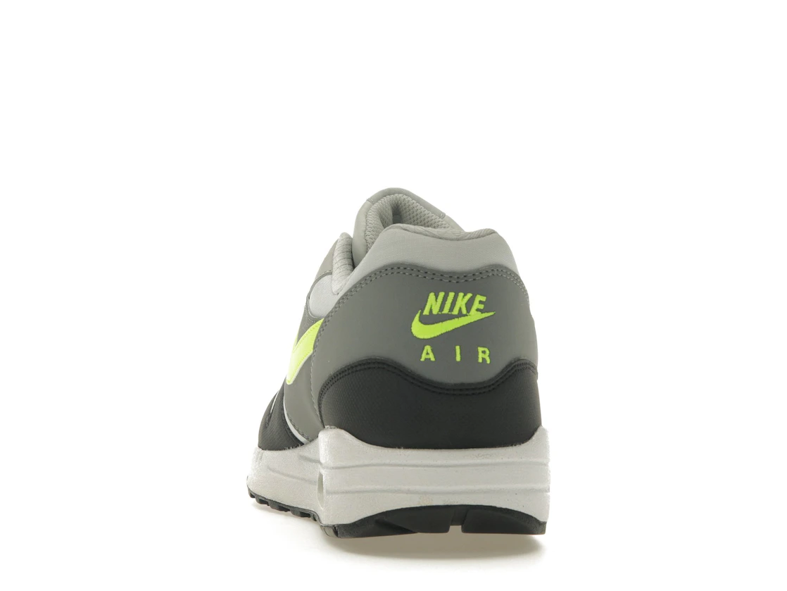 Vue 27 de Nike Air Max 1 Essential Dusty Grey Volt Cool Grey Black