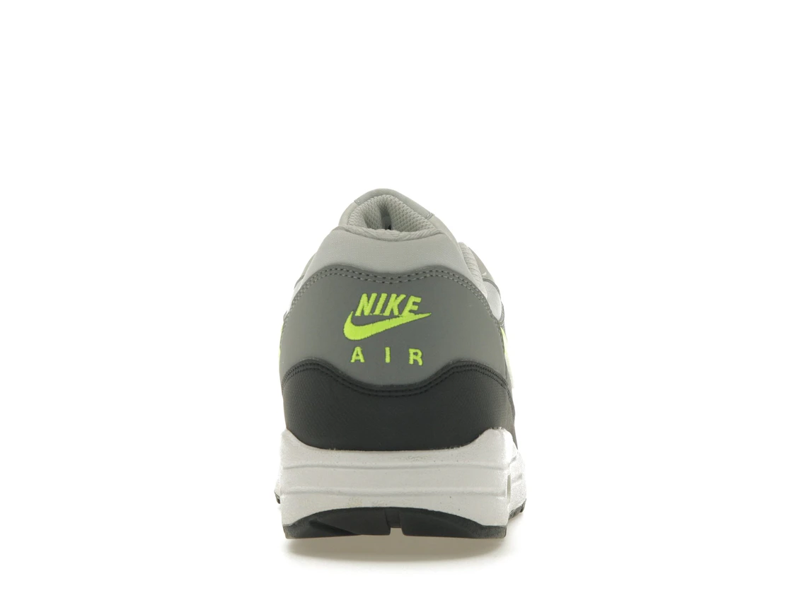 Vue 28 de Nike Air Max 1 Essential Dusty Grey Volt Cool Grey Black