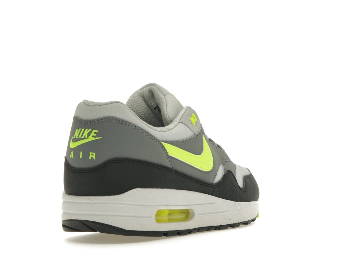 Vue 31 de Nike Air Max 1 Essential Dusty Grey Volt Cool Grey Black