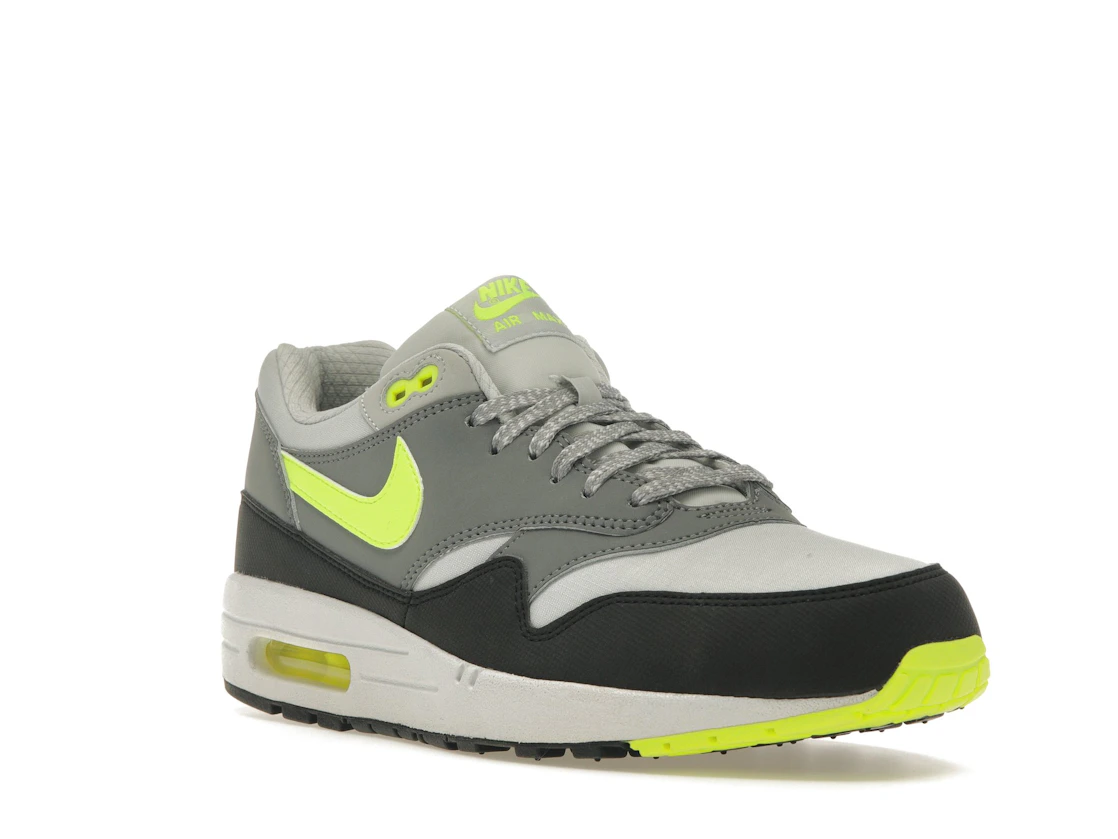 Vue 6 de Nike Air Max 1 Essential Dusty Grey Volt Cool Grey Black
