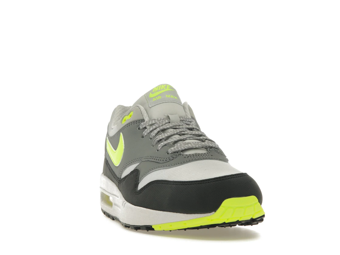 Vue 8 de Nike Air Max 1 Essential Dusty Grey Volt Cool Grey Black