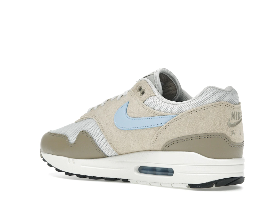 Vue 23 de Nike Air Max 1 Essential Light Bone/Psychic Blue