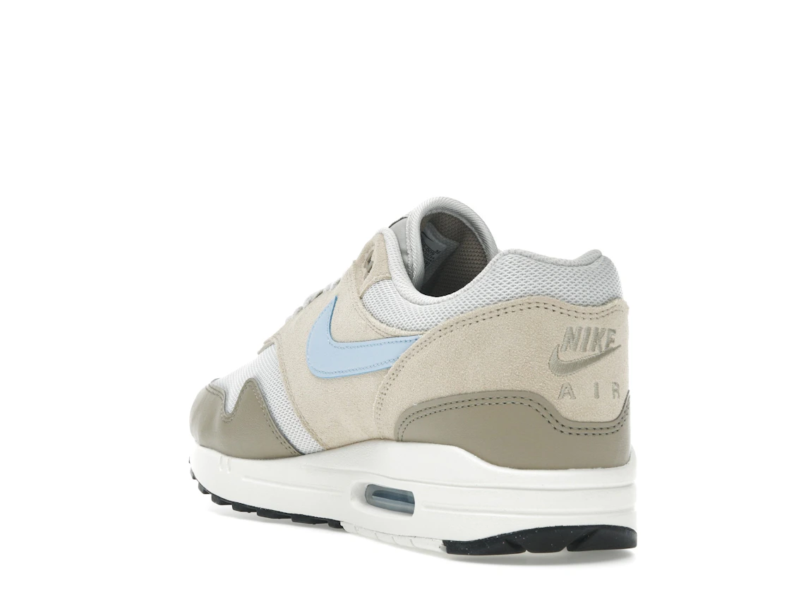 Vue 25 de Nike Air Max 1 Essential Light Bone/Psychic Blue