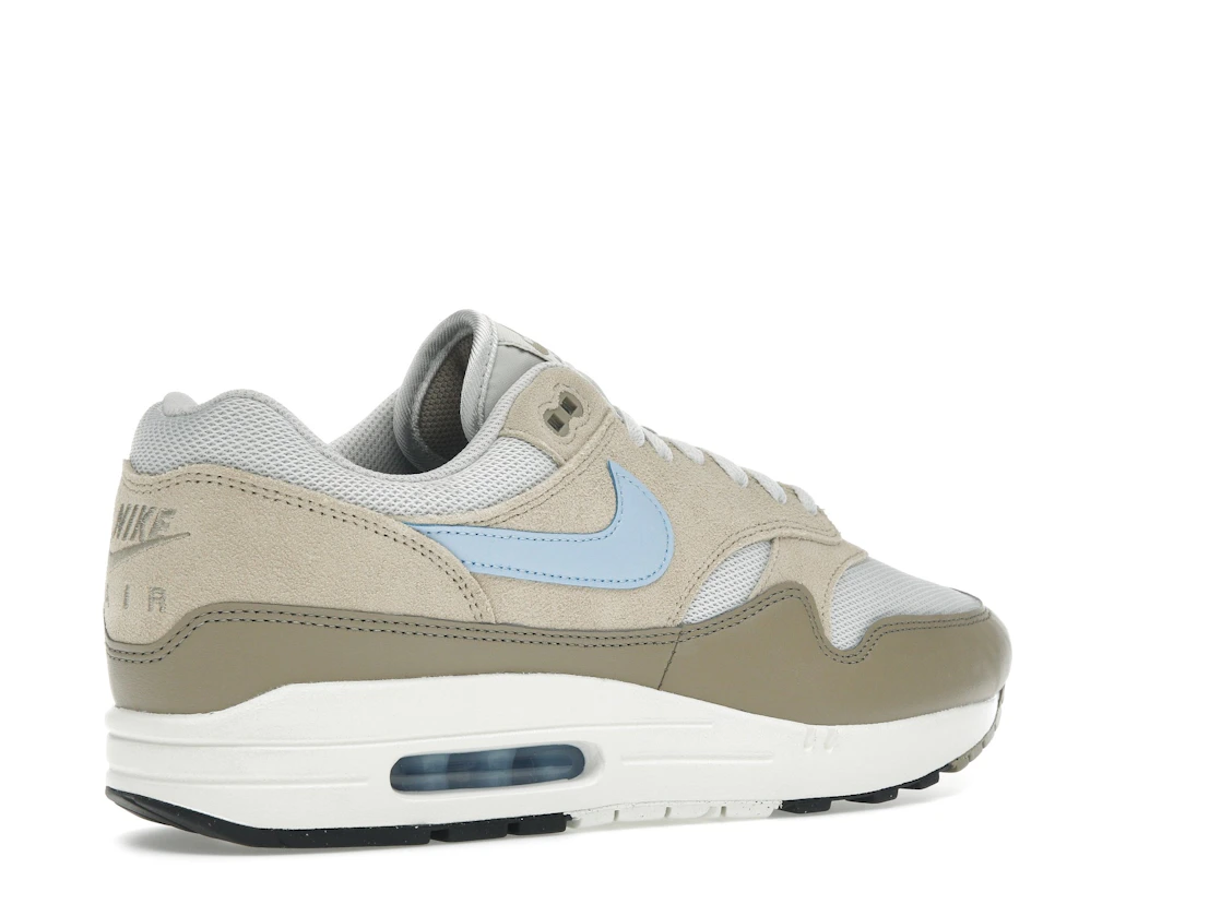 Vue 33 de Nike Air Max 1 Essential Light Bone/Psychic Blue