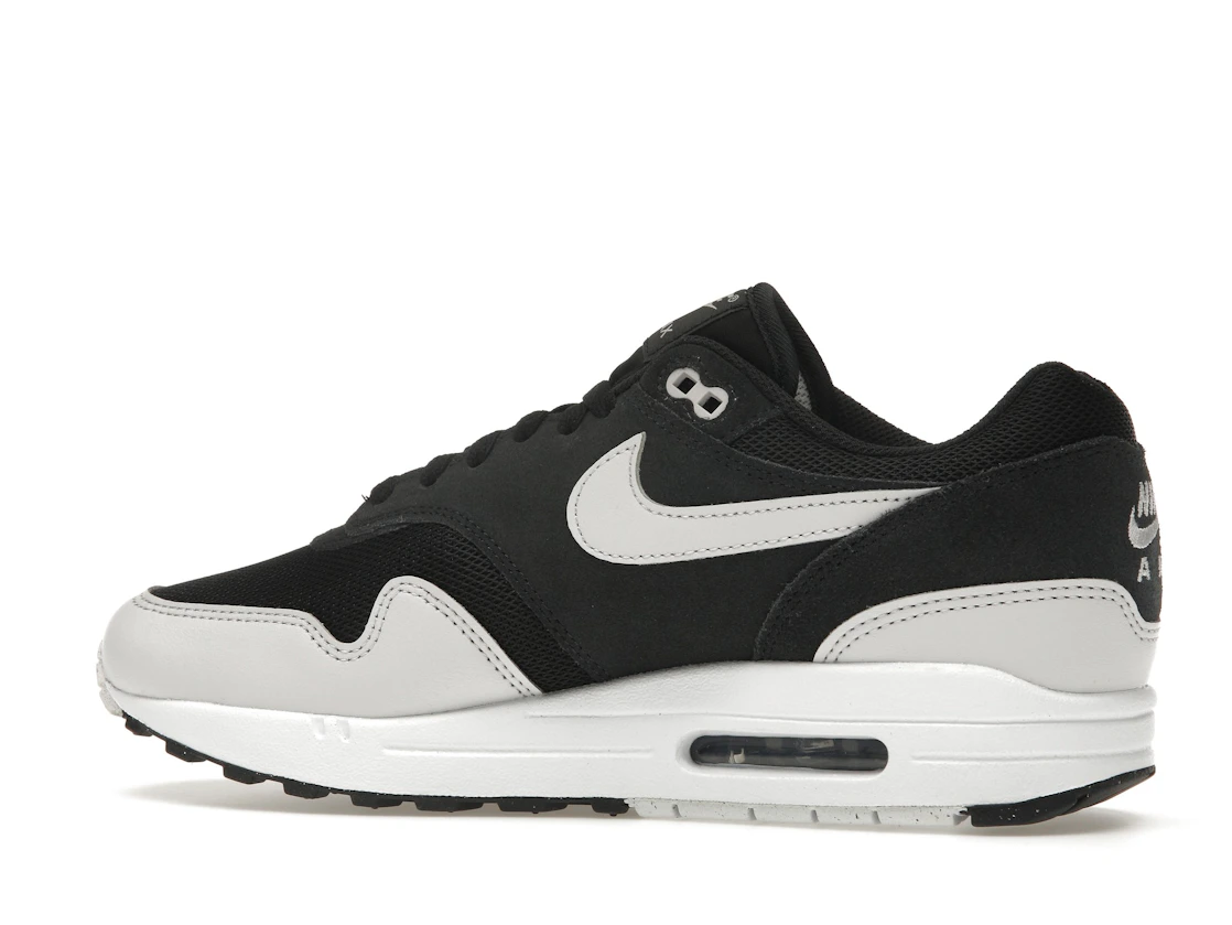 Vue 21 de Nike Air Max 1 Essential Off Noir Vast Grey