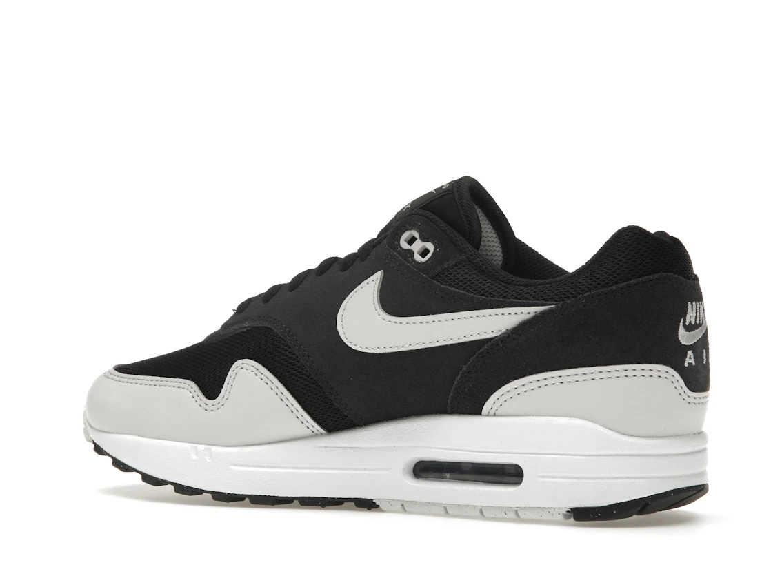 Vue 22 de Nike Air Max 1 Essential Off Noir Vast Grey