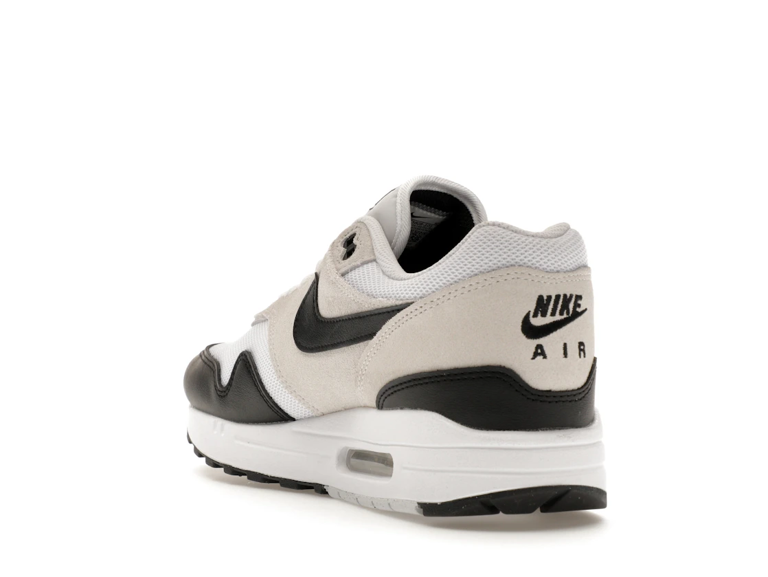 Vue 25 de Nike Air Max 1 Essential Summit White Black