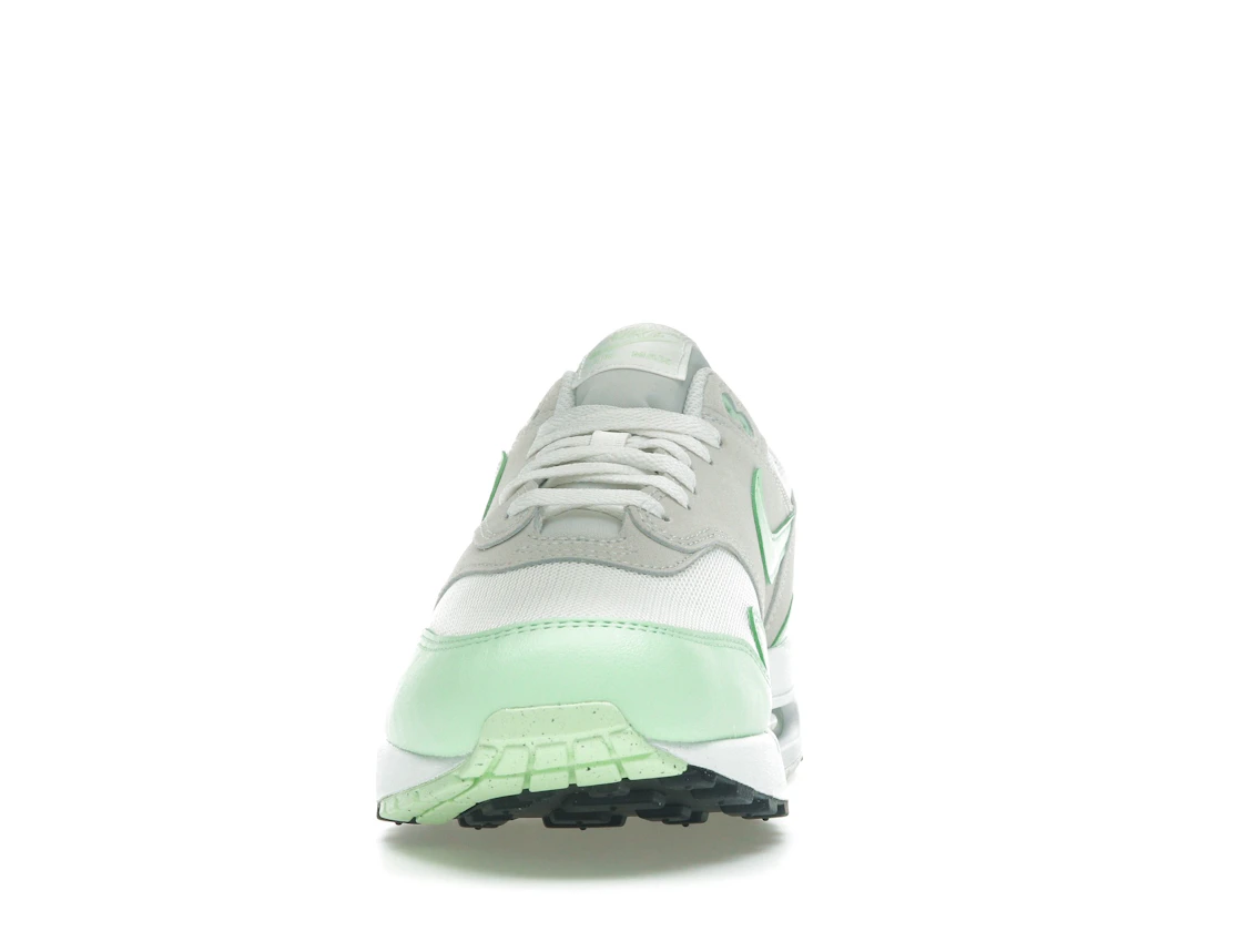 Vue 11 de Nike Air Max 1 Essential Summit White Photon Dust Vapor Green